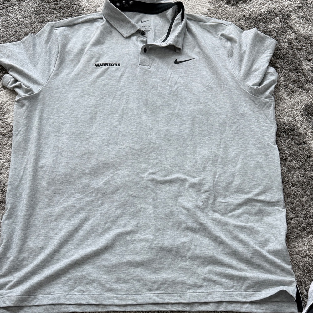 NBA Warriors Nike Light Gray Polo Shirt for Men  NEW